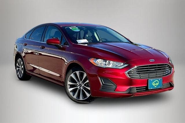 2019 Ford Fusion SE in Red — front three-quarter view