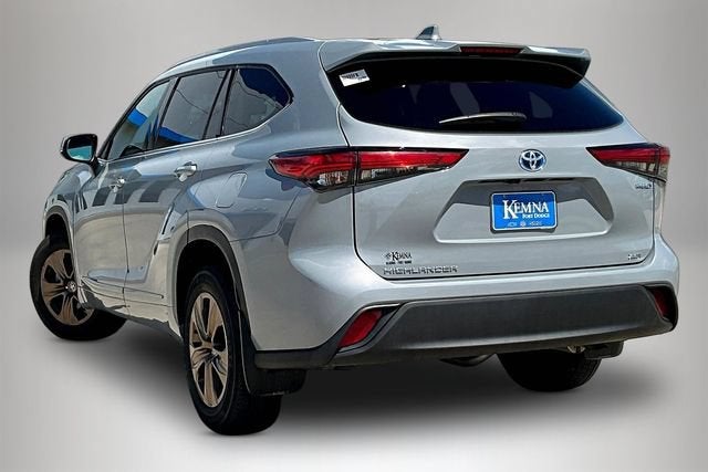 2022 Toyota Highlander — interior view