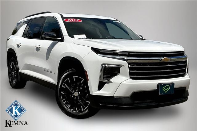 2025 Chevrolet Traverse AWD LT in Summit White — front three-quarter view